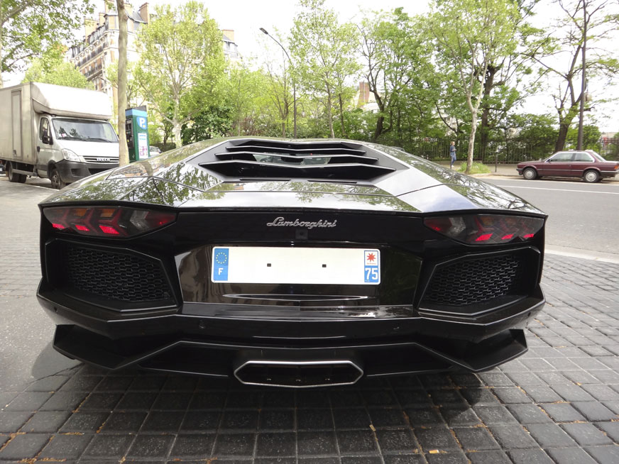 Lamborghini AVENTADOR LP700-4