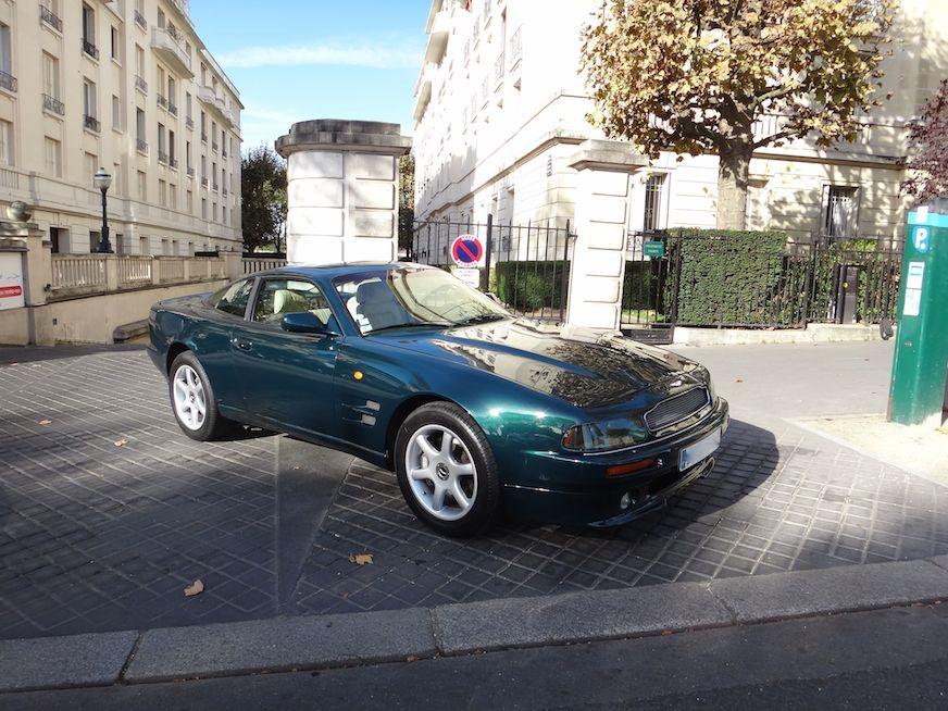 Aston Martin V8 COUPE