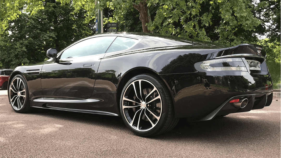 Aston Martin DBS